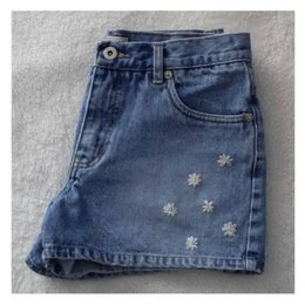 Daisy Embroiled Denim Shorts